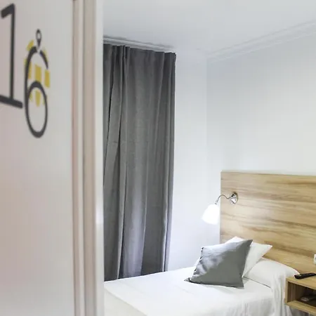 Hotel Vía Sevilla - Cádiz Alojamiento&restaurante *