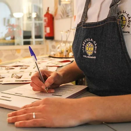 Vía Sevilla - Cádiz Alojamiento&restaurante * El Cuervo (Andalusia)